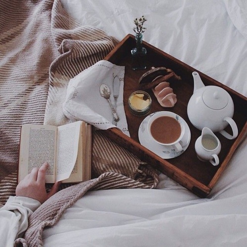sabato-colazione-a-letto-autunno-week-end-abitudini